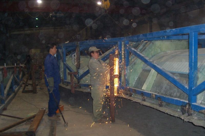 The first set of hand lay-up molds in China in 2007